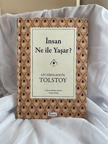 İnsan Ne İle Yaşar (bez ciltli)