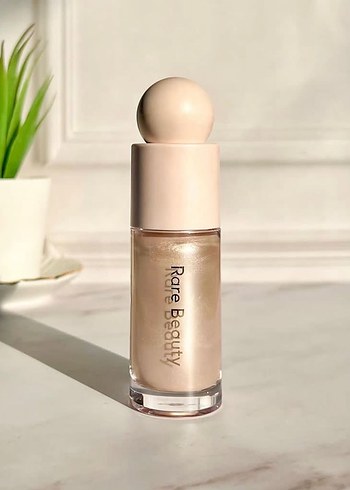 Beden Rare Beauty Işıltılı Sıvı Aydınlatıcı Enlighten