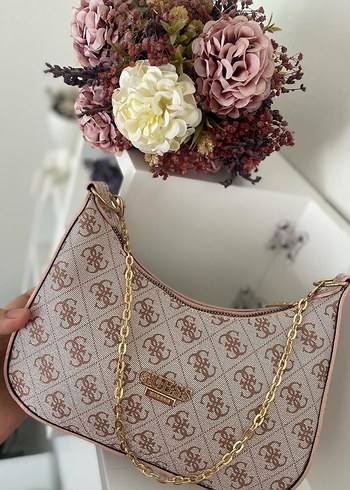 Guess Zincir Detaylı Kadın Çanta