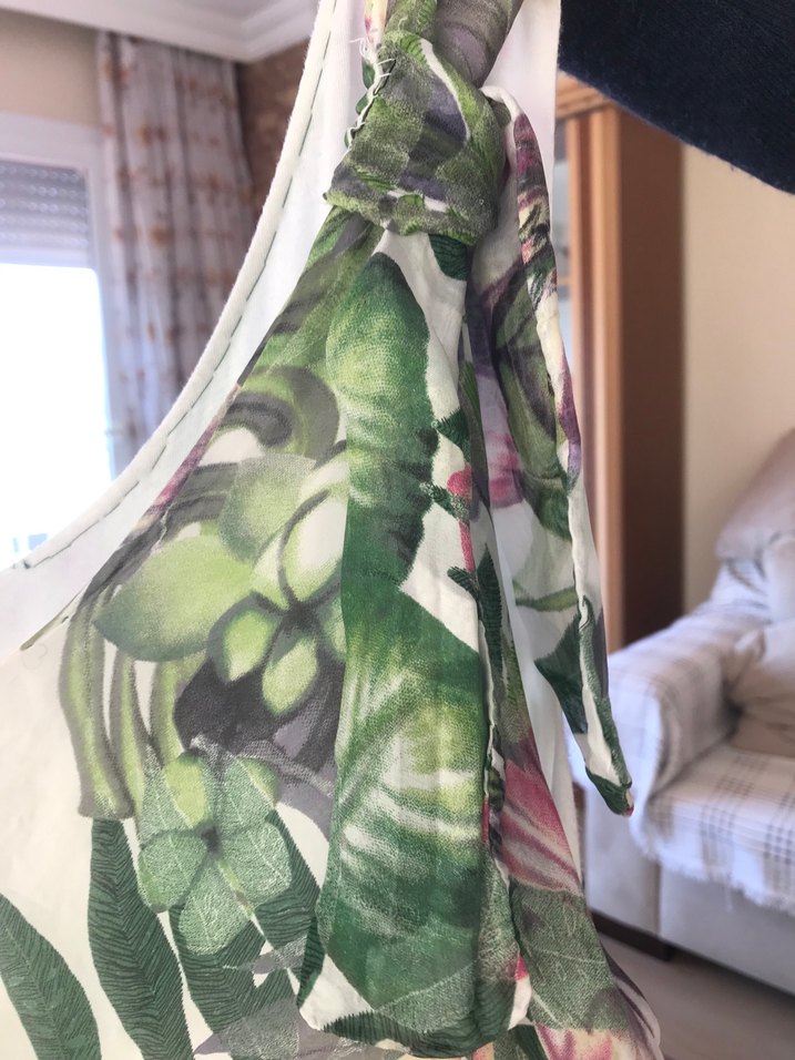 Çiçek Desenli Elbise - Görsel 3