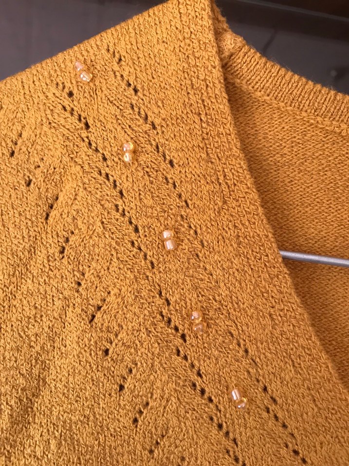Sarı V Yaka Örgü Yün Kadın Kazak - Görsel 3