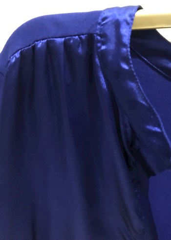 Parlak Mavi V Yakalı Kadın Bluz - Görsel 5