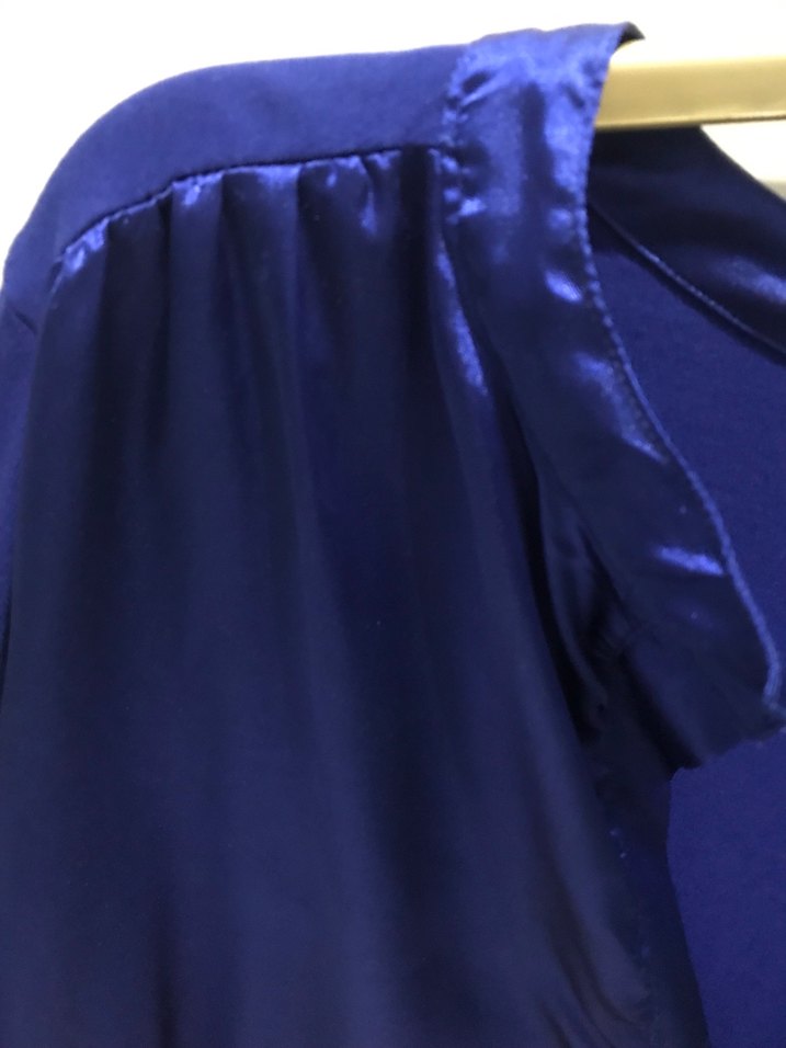 Parlak Mavi V Yakalı Kadın Bluz - Görsel 5