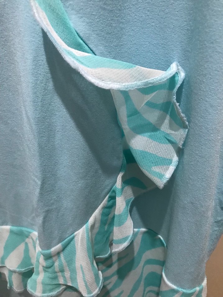 Mavi Kolsuz V-Yaka Fırfırlı Bluz - Görsel 3