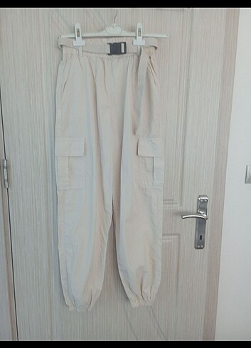 Kemerli kargo pantolon - Görsel 2