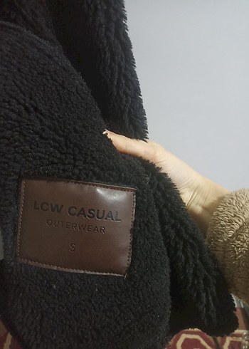 Siyah Kürklü Kısa Kadın Ceket - Görsel 4