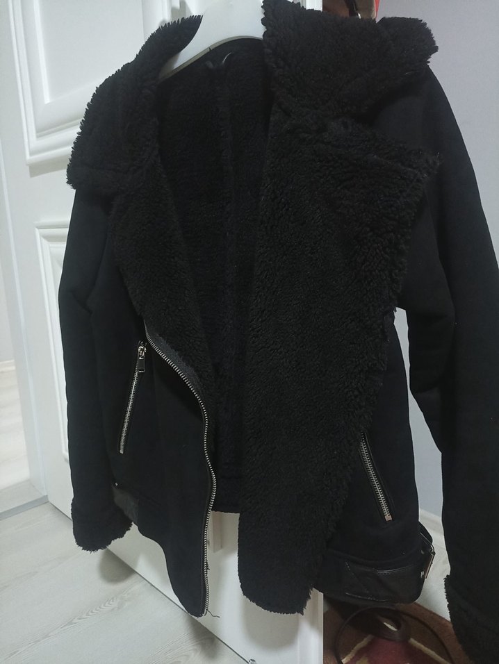 Siyah Kürklü Kısa Kadın Ceket - Görsel 2