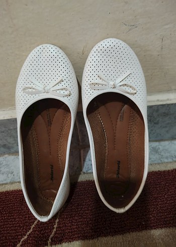 Beyaz Fiyonklu Kadın  Babet - Görsel 3