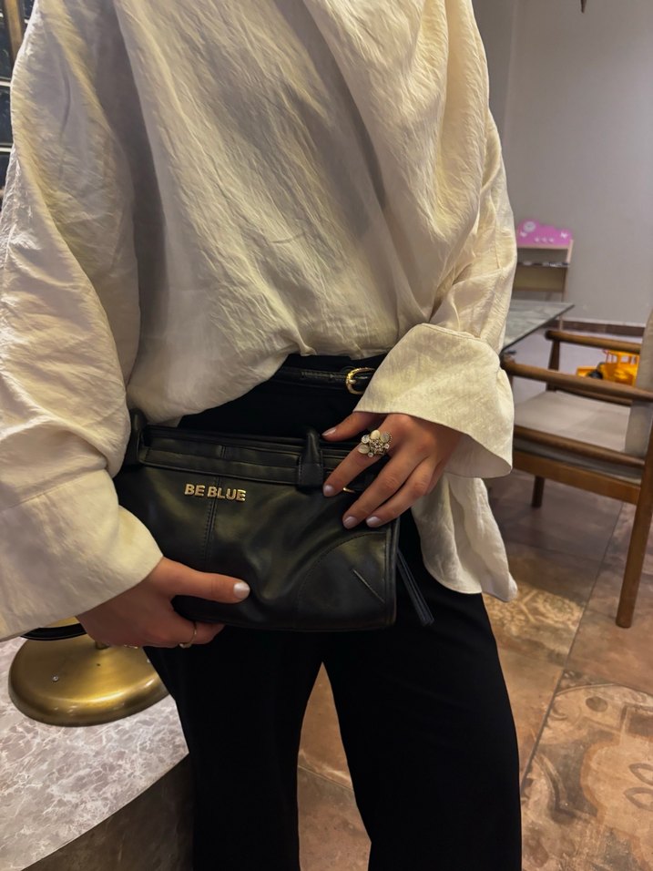 Beyaz Parlak Deri Kadın  Çantası - Görsel 2