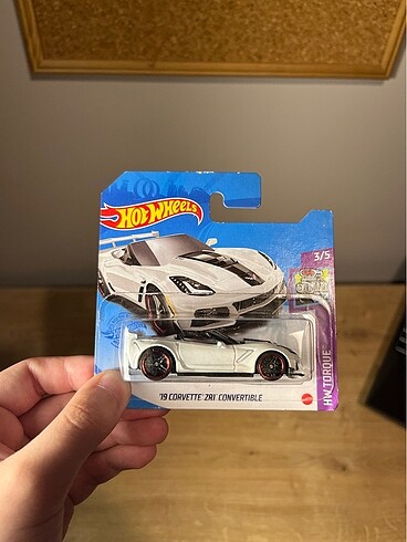 Hot Wheels 19 corvette zr1 convertıble 2021 üretim