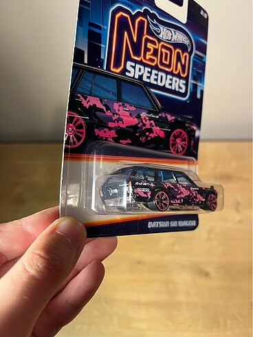 diğer Beden Hot Wheels Neon Speeders Datsun S10 Wagon