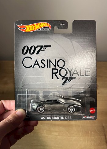 Hot Wheels Premium Aston Martin DBS 007 casıno royale