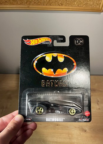 Hot Wheels Premium Batman Batmobıle