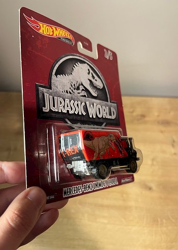 Beden Renk Hot Wheels Premium Jurassic World Mercedes-Benz Unimog
