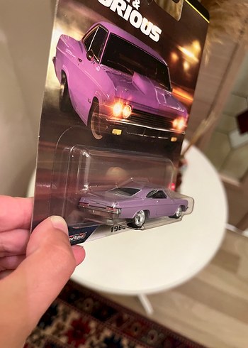 Beden Renk Hot Wheels Premium 1966 Chevy Impala