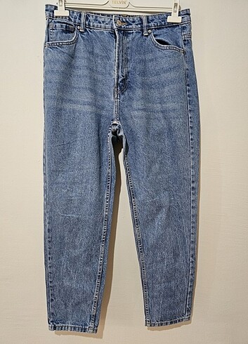 BERSHKA JEAN