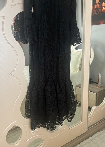 Elissa Uzun Siyah Dantel Goth Elbise