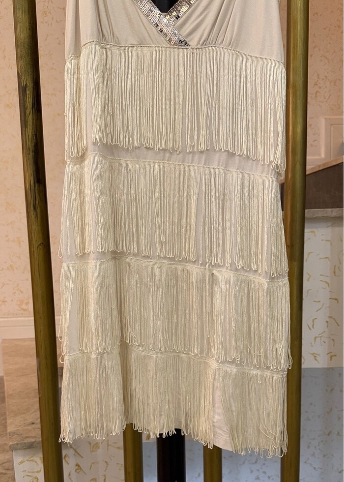 Püsküllü Beyaz Elbise - Görsel 3