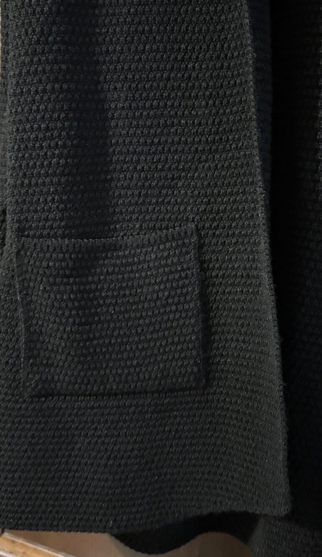 Siyah Polo Yaka Dokulu Hırka — görsel 2/3