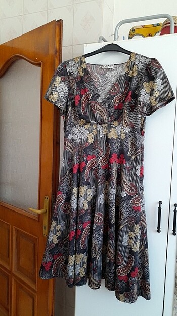 Renkli harika bir elbise  - Görsel 2