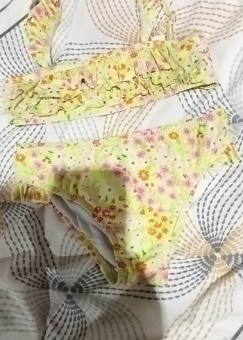 6 Yaş Beden Kız Çocuk Sarı Çiçekli Bikini