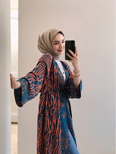 Desenli kimono