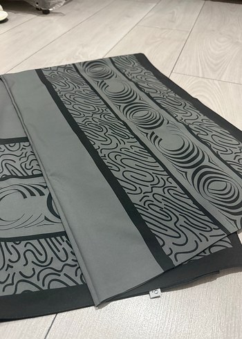 Gri Drapeli Kadın Şal - Görsel 3