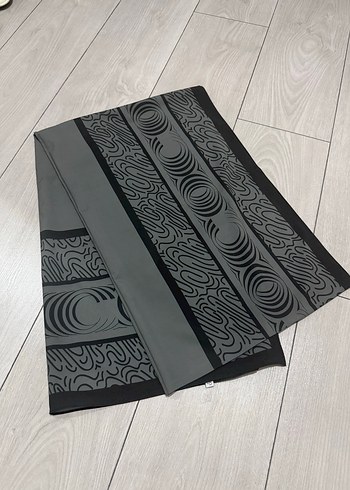 Gri Drapeli Kadın Şal - Görsel 4