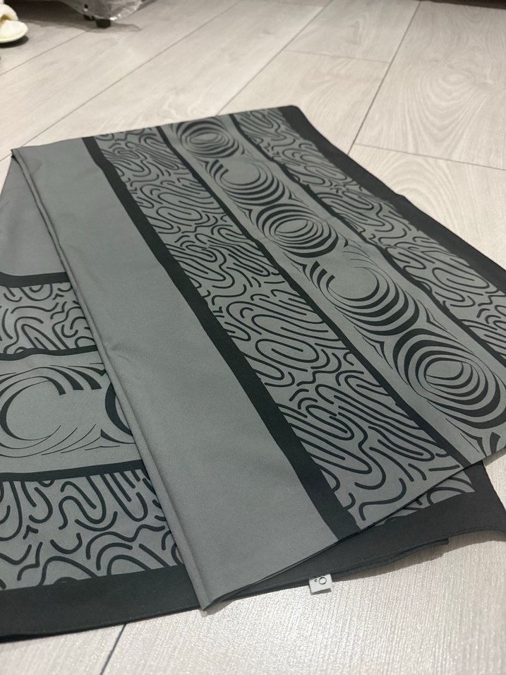 Gri Drapeli Kadın Şal - Görsel 3