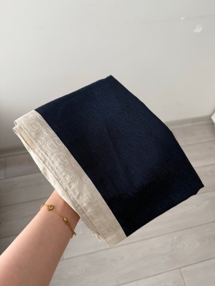 Kadın Lacivert Monogram şal - Görsel 2