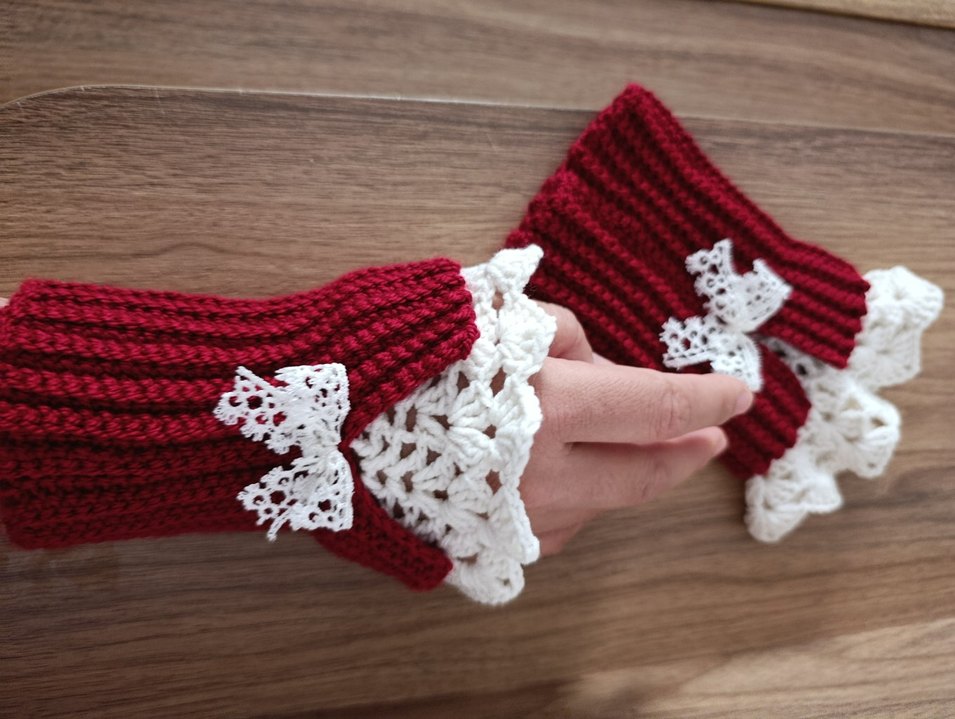 Victoria tarzı Bordo Dantel Detaylı Örgü Kadın Eldiveni - Görsel 5