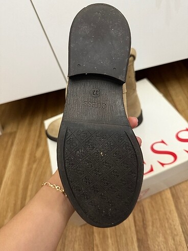 37 Beden camel Renk Guess suet bot