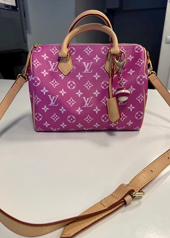 Pembe Deri Louis Vuitton Sokak Stili Çanta