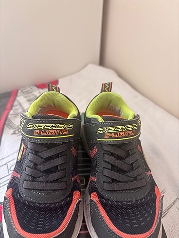 Skechers 29 numara ışıklı ayakkabı