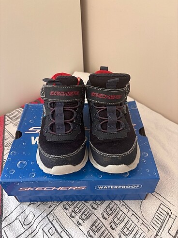 Skechers bot 28 numara