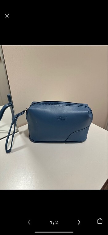 Ferragamo seyahat kiti