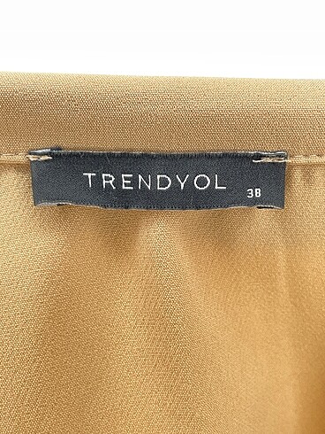 38 Beden çeşitli Renk Trendyol & Milla Gömlek %70 İndirimli.