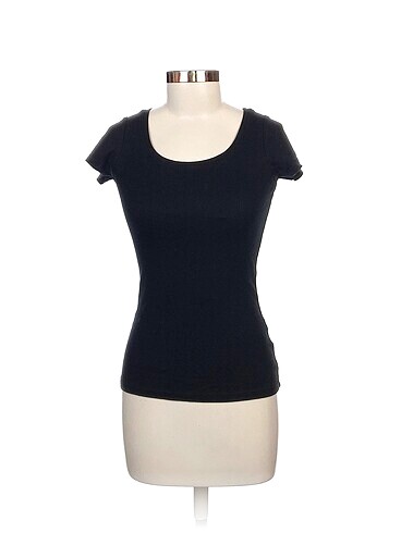 Koton T-shirt %70 İndirimli.