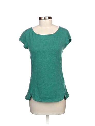 Columbia T-shirt %70 İndirimli.