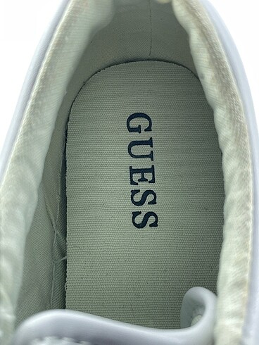 37 Beden beyaz Renk Guess Spor Ayakkabı %70 İndirimli.