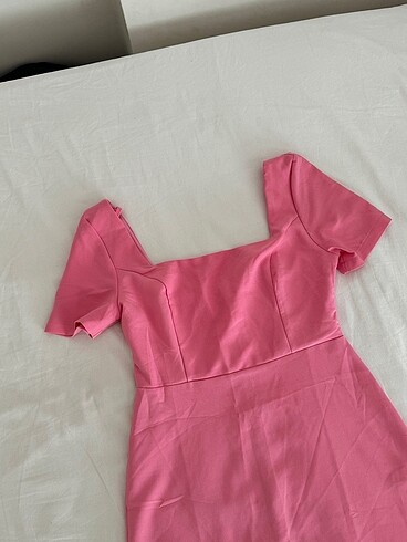pembe elbise