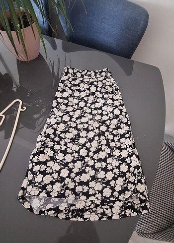 cicekli dizde beli lastikli bwrmuda şort - Görsel 3