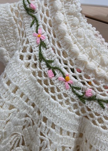 Kız Bebek Krem Örgü Dantel Nakışlı Hırka - Görsel 2