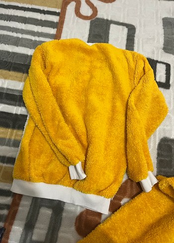 Sarı Tüylü Street Wear Kedi Kıyafeti - Görsel 2