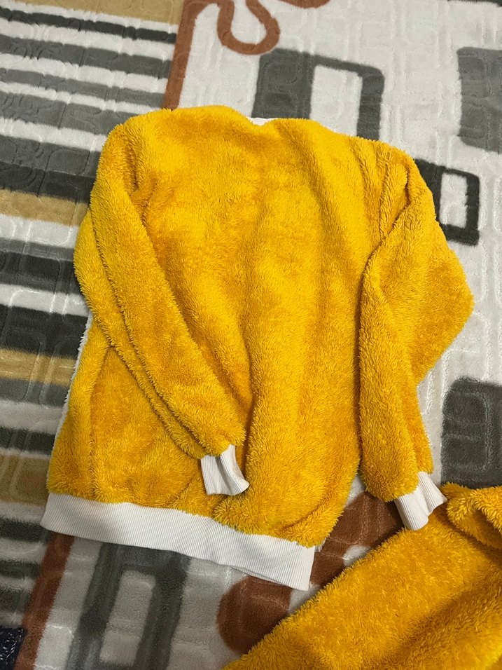 Sarı Tüylü Street Wear Kedi Kıyafeti - Görsel 2