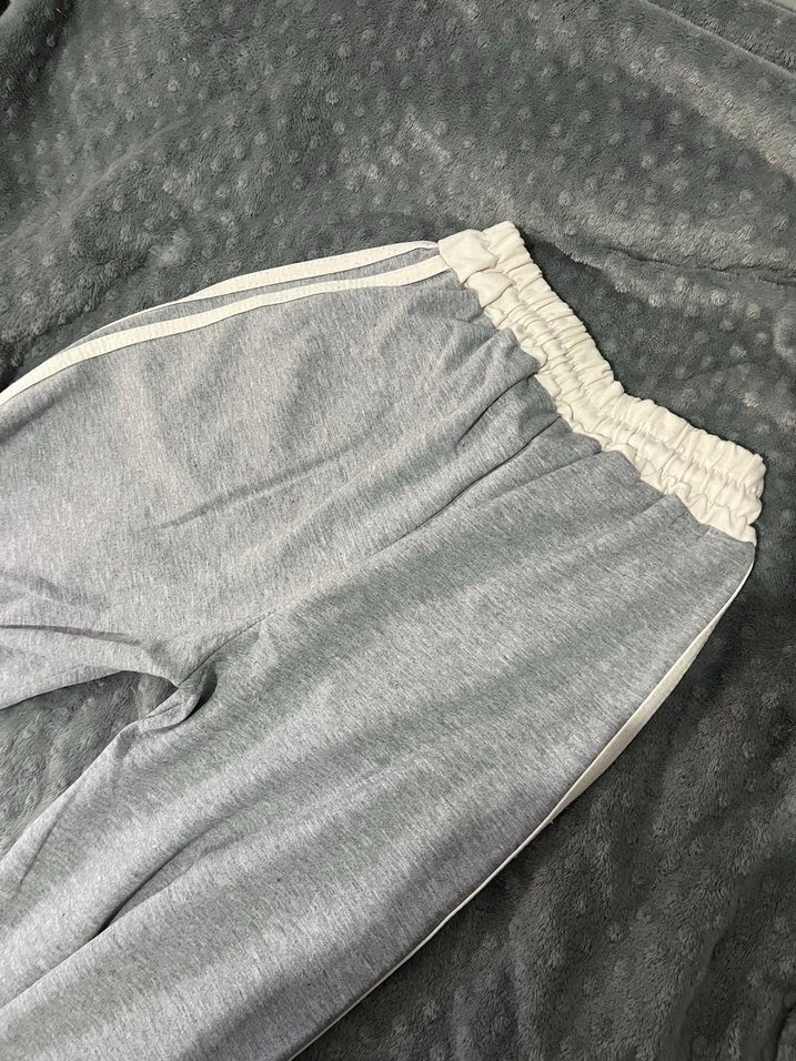 Gri Çizgili Kadın Spor eşofman - Görsel 3