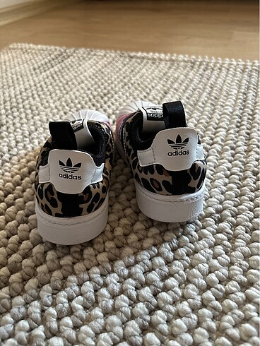 24 Beden Adidas Superstar 360 Twist Ayakkabı Çocuk