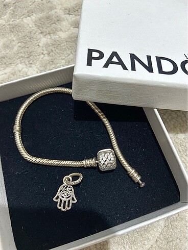 Pandora bileklik ve charm