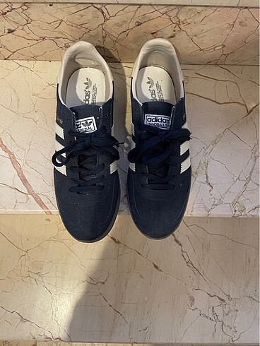 Adidas Sneaker