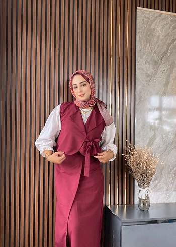 Bordo bağlamalı bordo yelekli takım